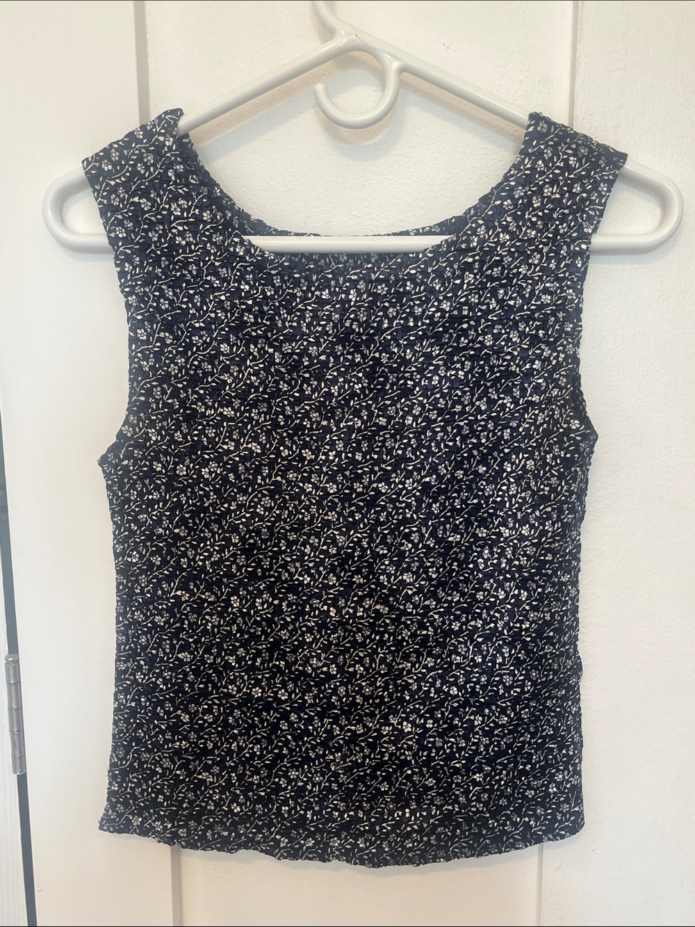 Sleeveless dark blue Floral Women’s Top